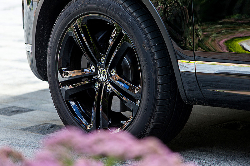 遇见&ldquo;高级黑&rdquo; 问鼎&ldquo;黑科技&rdquo; 大众进口汽车途锐行政版  引领至臻驾趣3