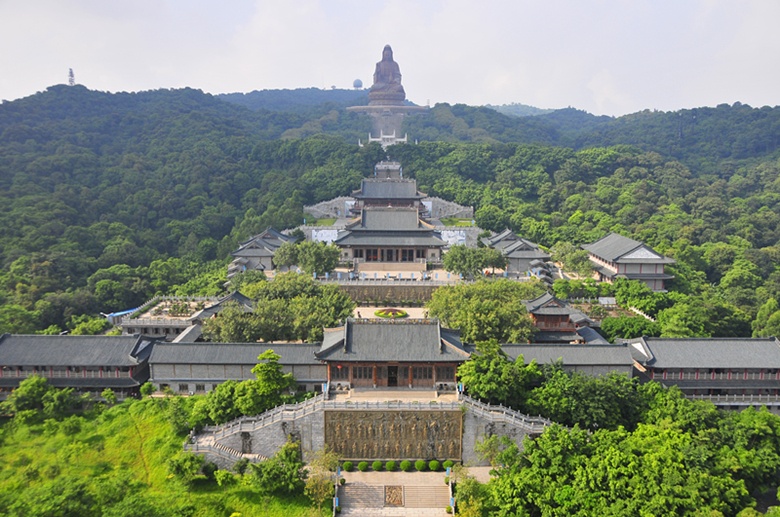 西樵山是广东四大名山之一,享有国家5a级旅游景区,中国国家森林公园