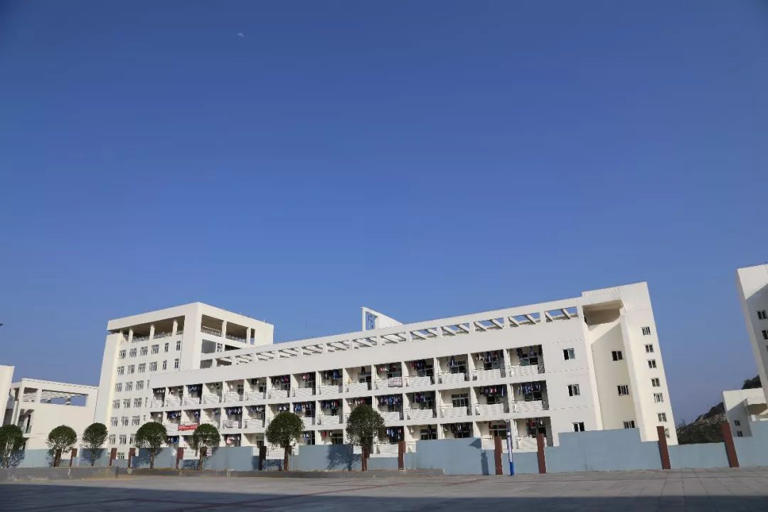 七中三号学生宿舍.png