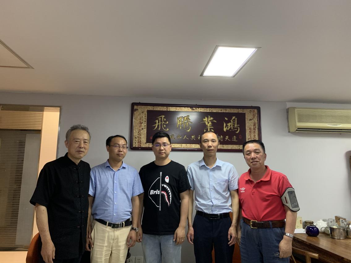 出席会议的有客联会名誉会长陈树雄,会长谢鹰,常务副会长谢承达,杨文