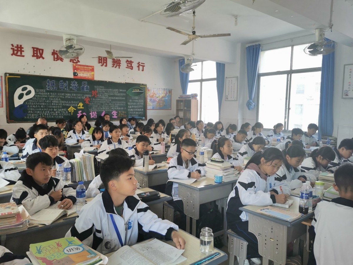 初中部"青年教师优质课大赛"报道"-贵溪市实验中学