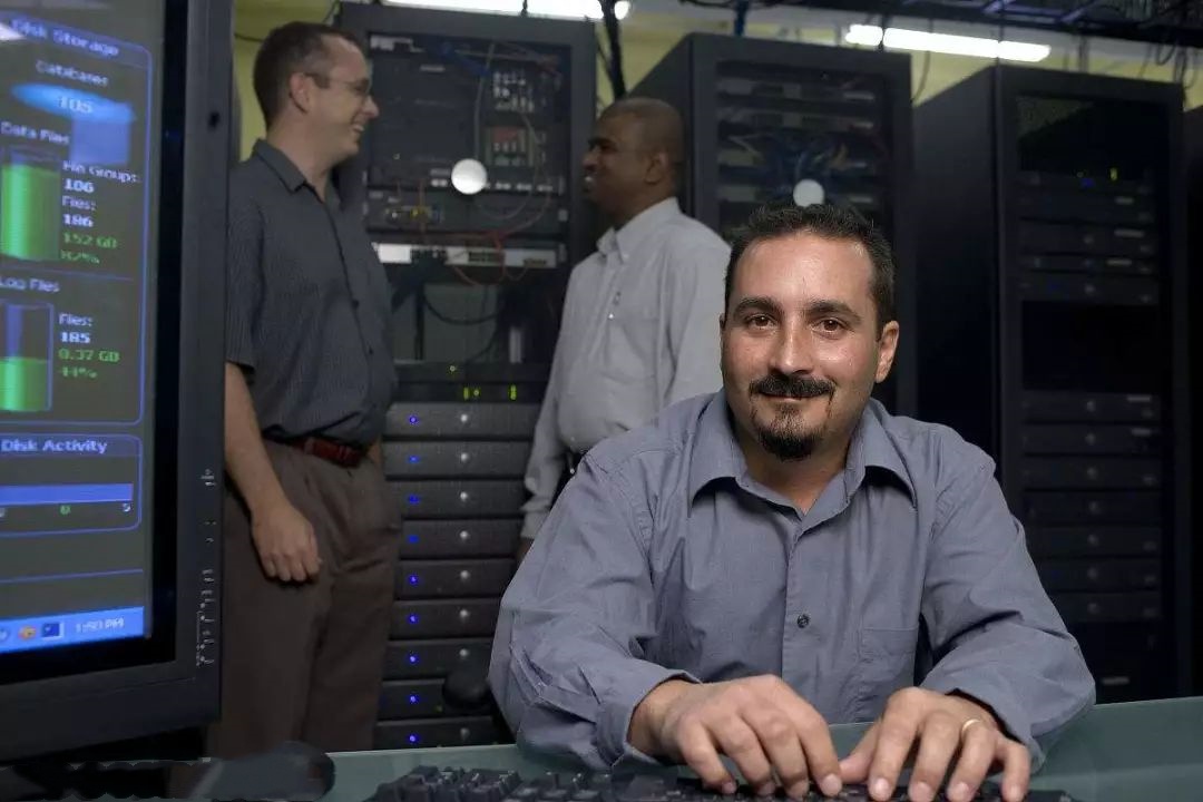 经常使用电脑会脱发?为什么IT男是脱发重灾区？