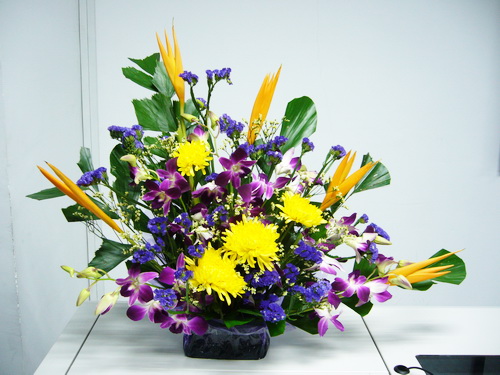 三色等距.jpg 插花中的色彩表现