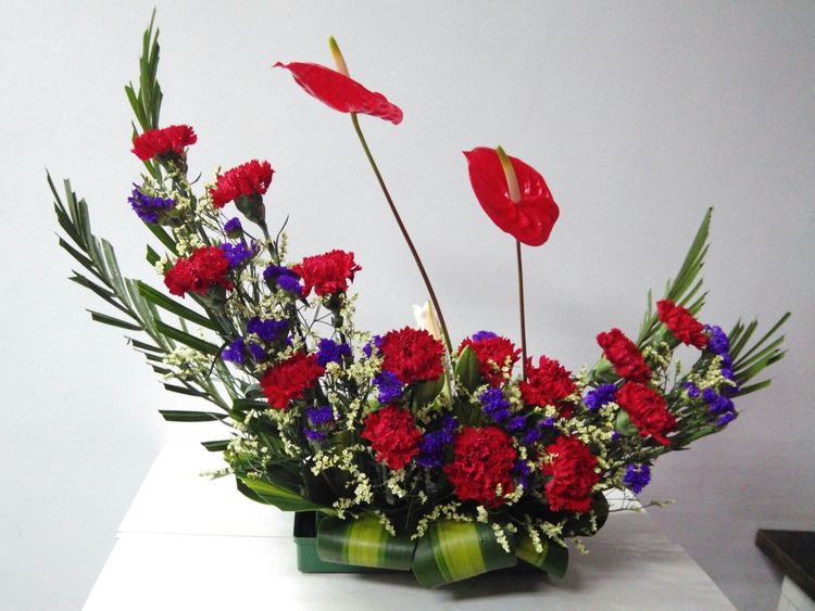 对比色.jpg 插花中的色彩表现