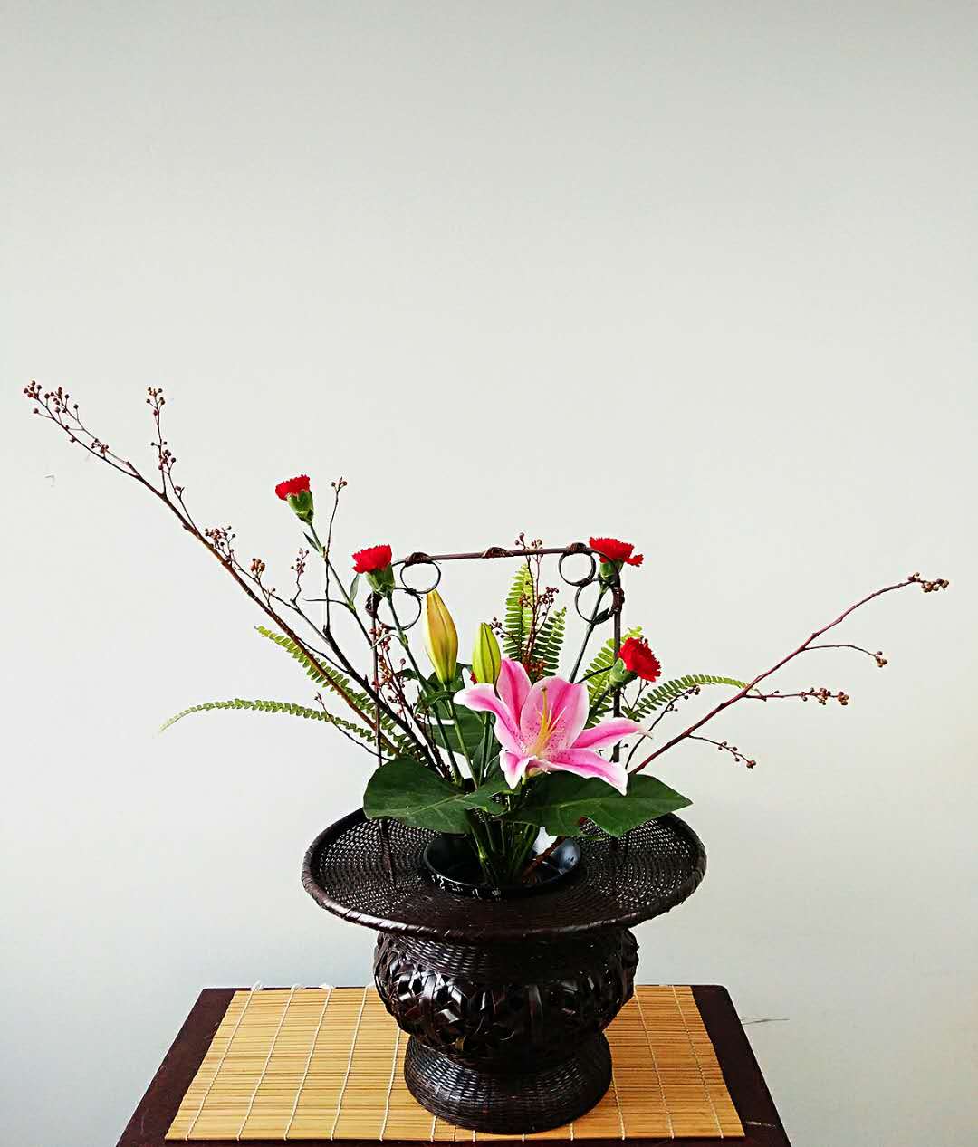 冬.jpg 插花中的色彩表现