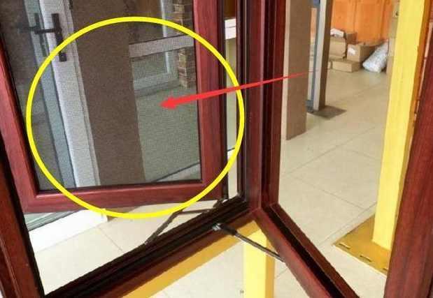 成都窗户装修万万不要装窗纱了，现在都流行这样装，一个蚊子都没有.