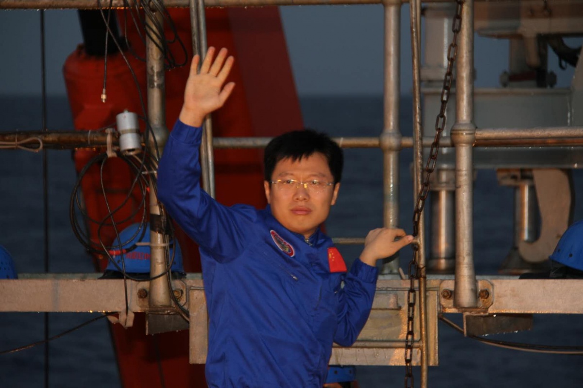 杨波.jpg 杨波.jpg
