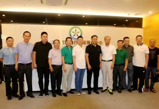 兴宁市委常委袁勇华一行到中心调研座谈