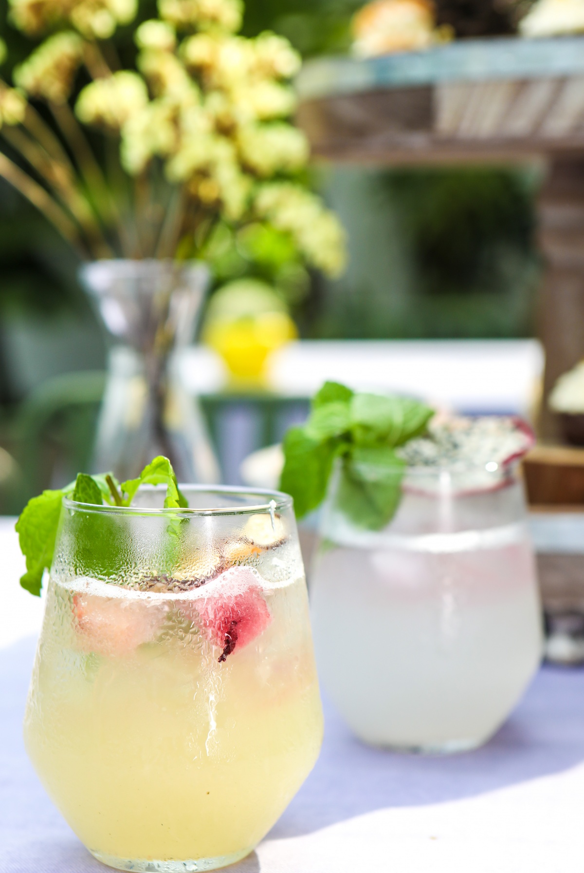 含混合谷物酸奶2份 培根奶香意面1份 和牛汉堡1份 柠檬花香1杯 海盐