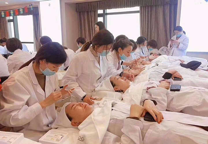 美容师培训主要从哪些方面入手