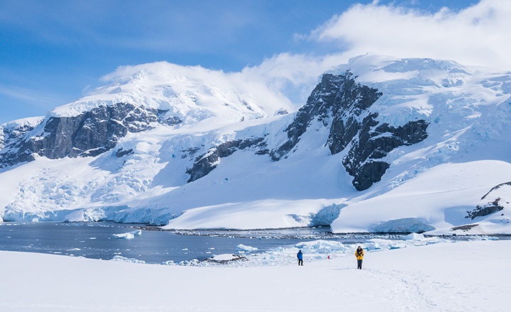 南极半岛徒步.jpg