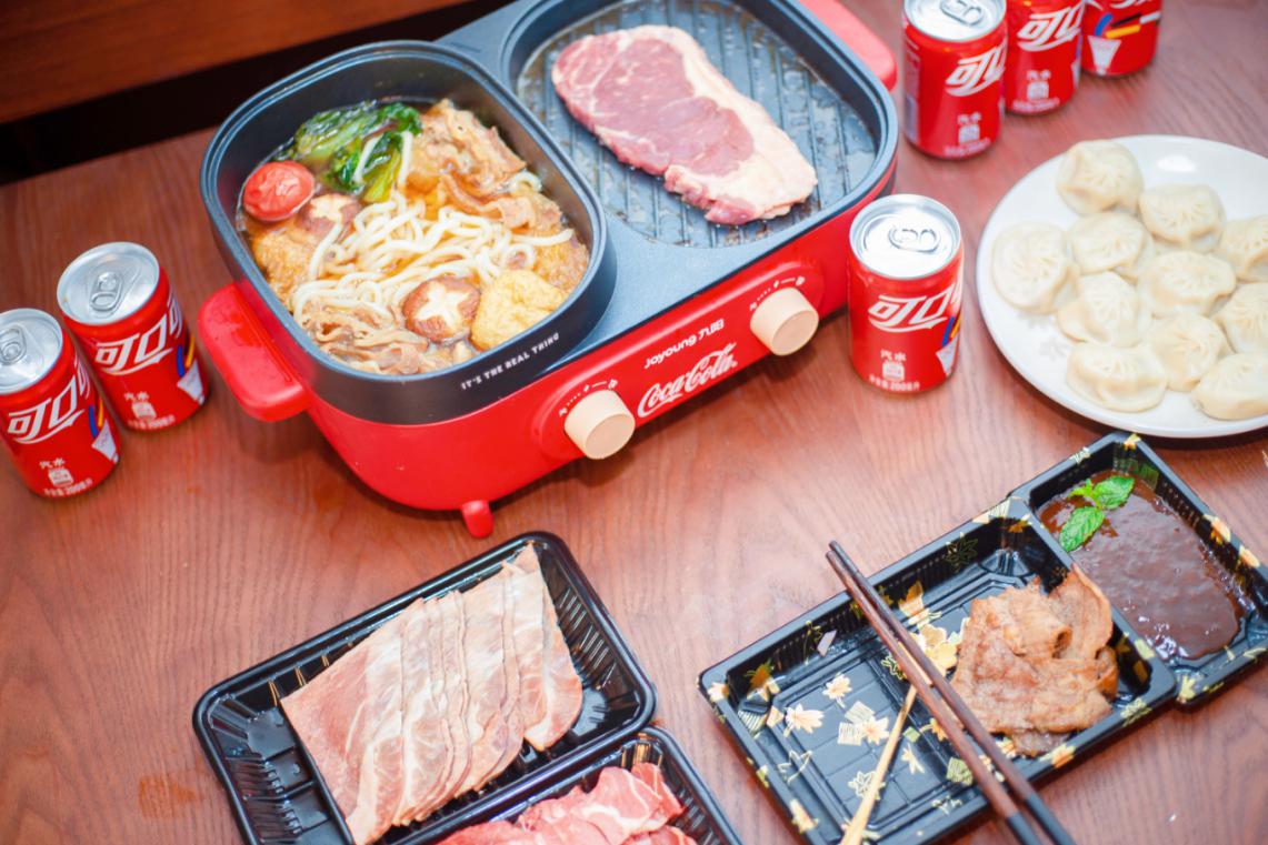 现代年轻人的生活现实,深夜才能享受属于自己的美好食光