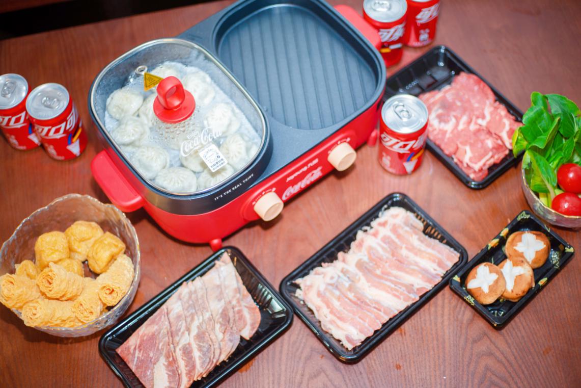 现代年轻人的生活现实,深夜才能享受属于自己的美好食光