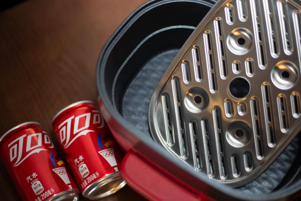 现代年轻人的生活现实,深夜才能享受属于自己的美好食光