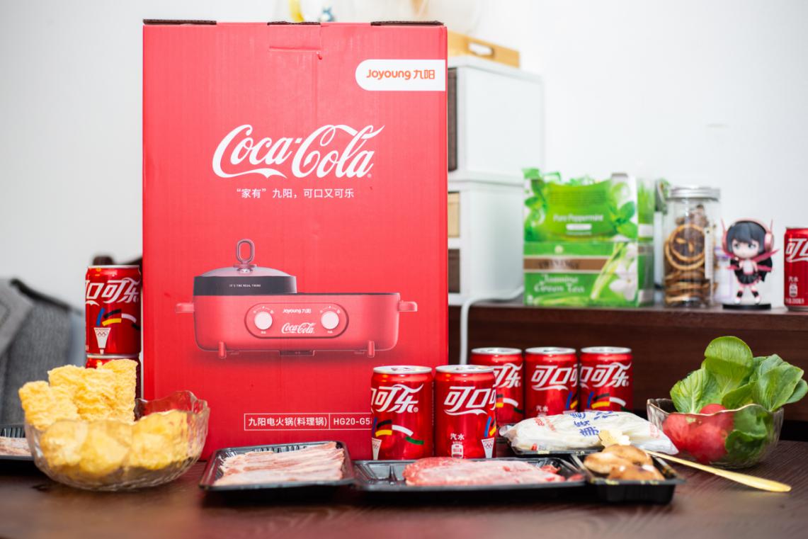 现代年轻人的生活现实,深夜才能享受属于自己的美好食光