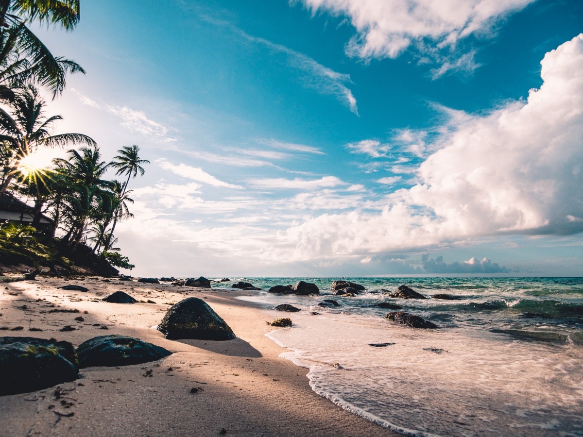 beach-clouds-daytime-994605.jpg