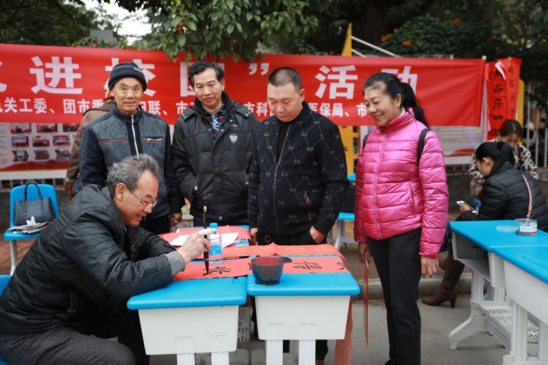 5   进校园：实验小学东校区.JPG