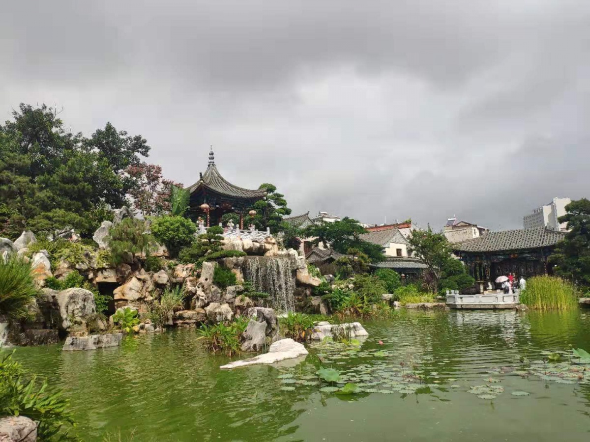 穿越慢时光，来锦里和建水相遇