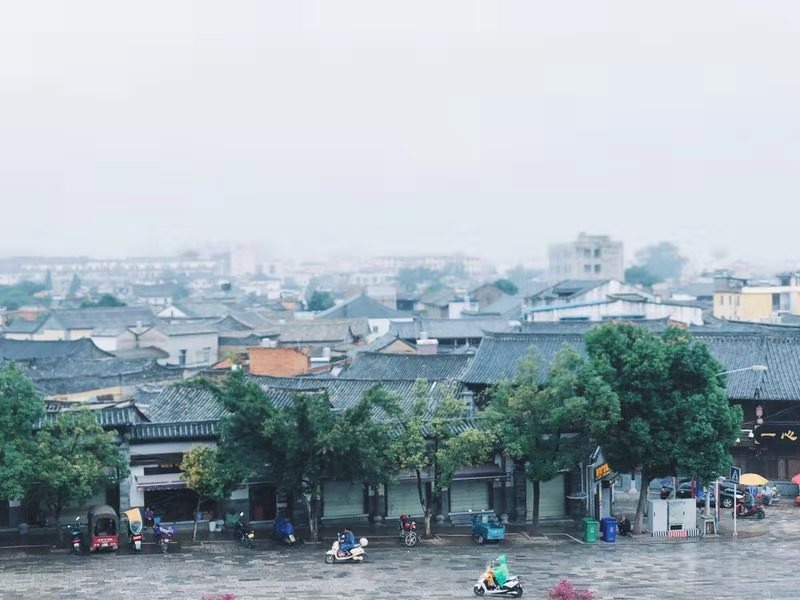 穿越慢时光，来锦里和建水相遇