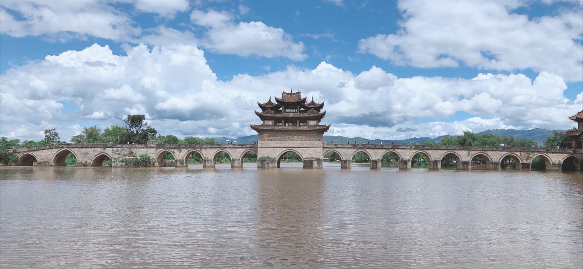 穿越慢时光，来锦里和建水相遇