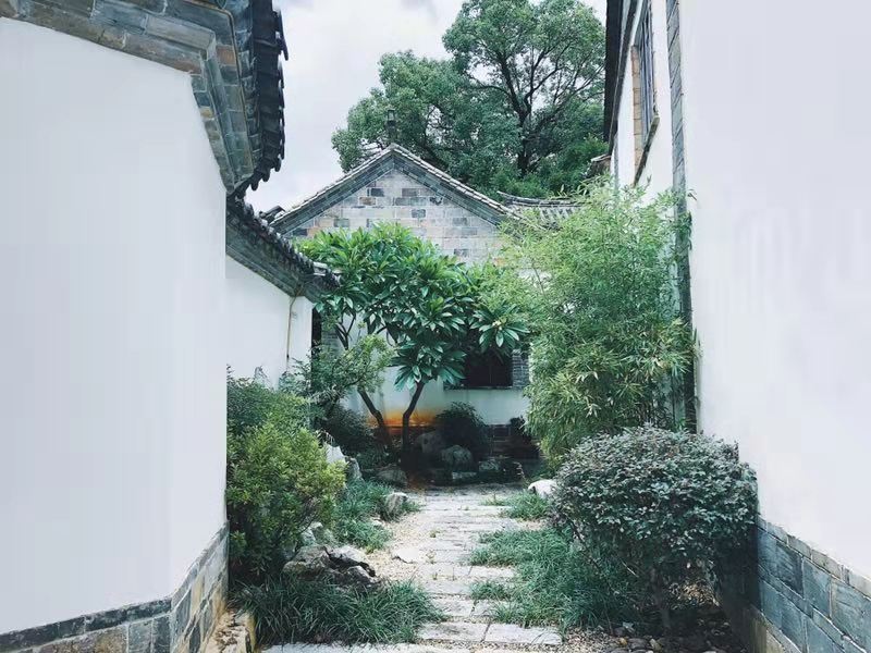 穿越慢时光，来锦里和建水相遇