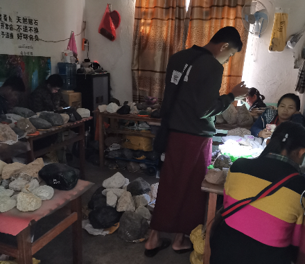 商业 | 探寻翡翠交易市场的源头