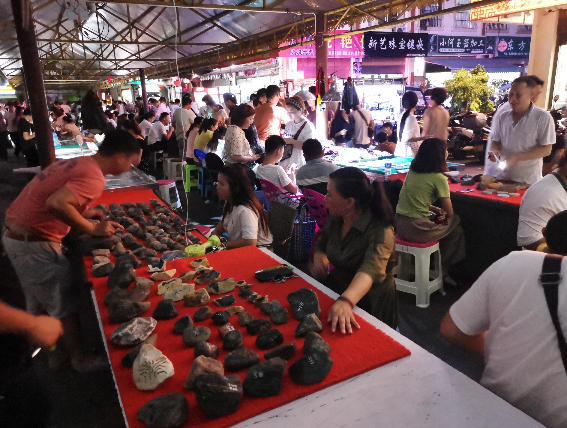 商业 | 探寻翡翠交易市场的源头