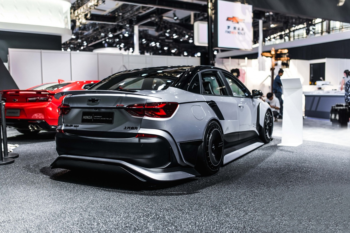 爆改科鲁泽登上广州车展媒体大咖和热心车友怎样看