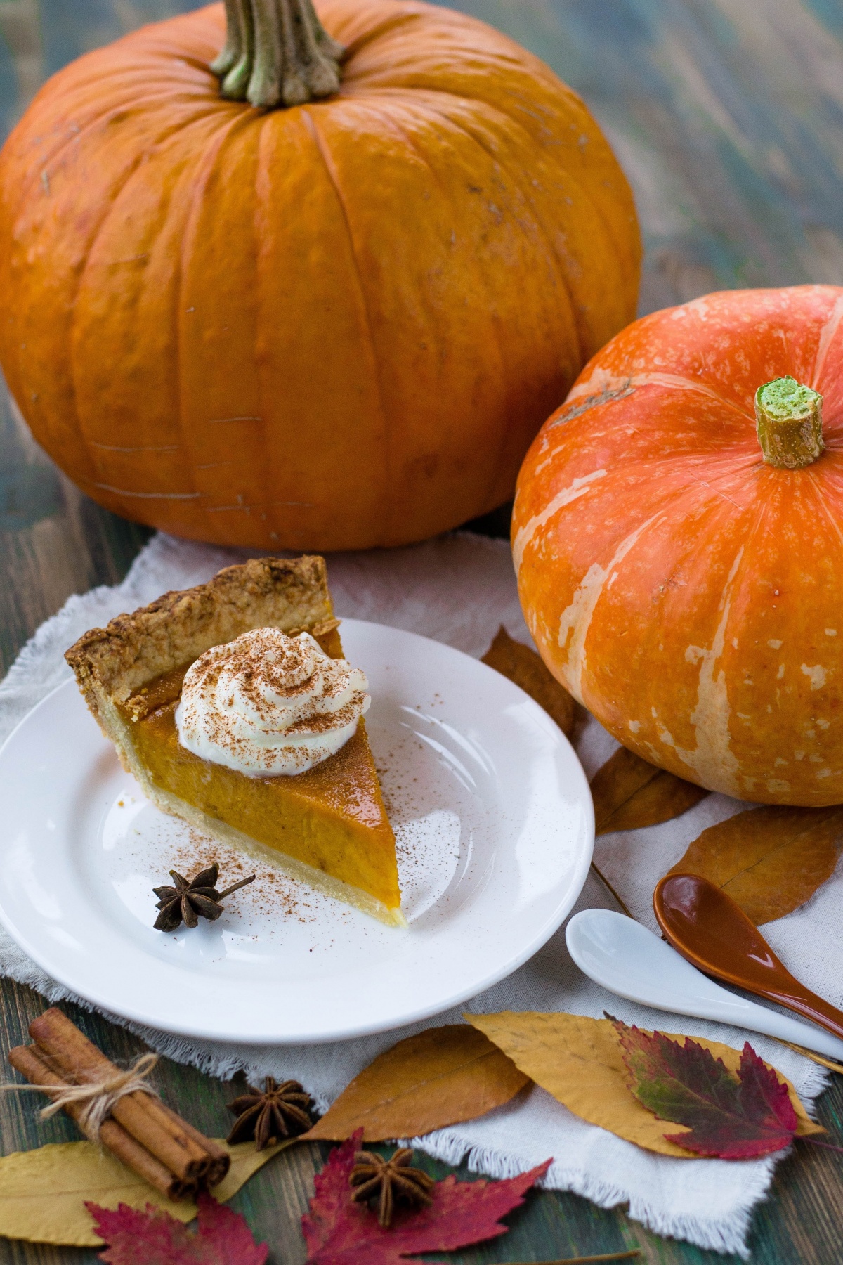 bright-cake-cinnamon-sticks-248469.jpg