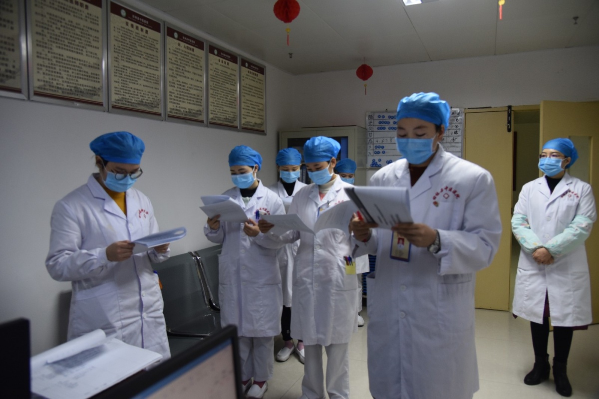 田林县中医医院对医务人员进行疫情防控培训