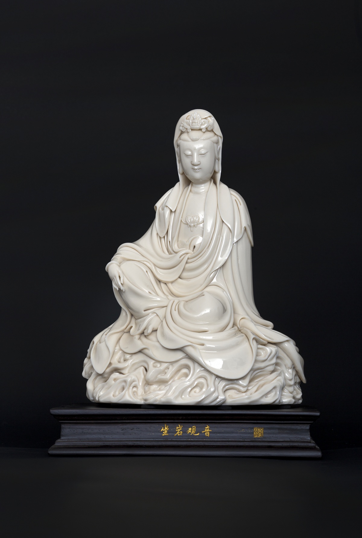 兰全盛  坐岩观音_副本.jpg