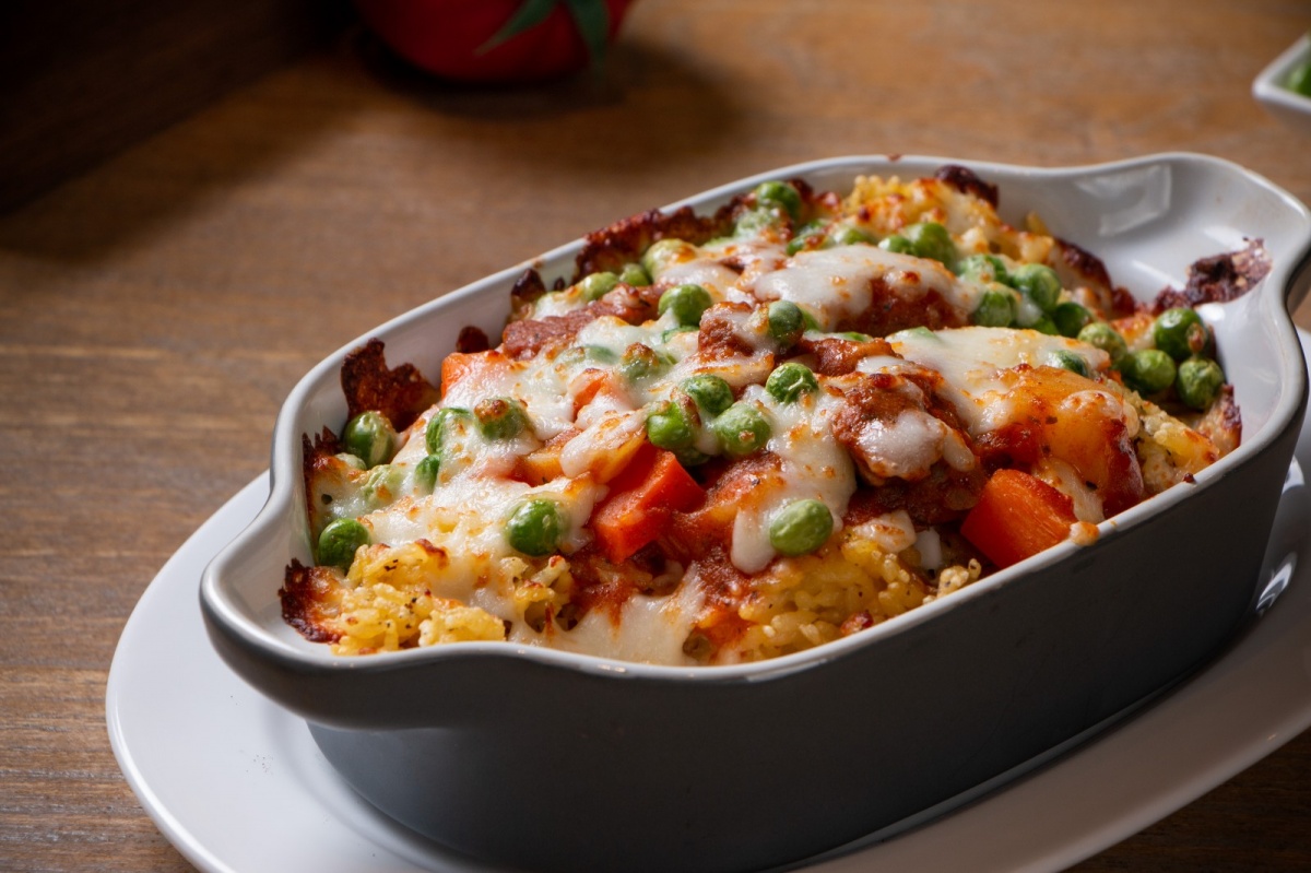 意式红烩牛肉焗饭 经典地道的意式风味 浓郁的牛肉焗饭 青豆,胡萝卜