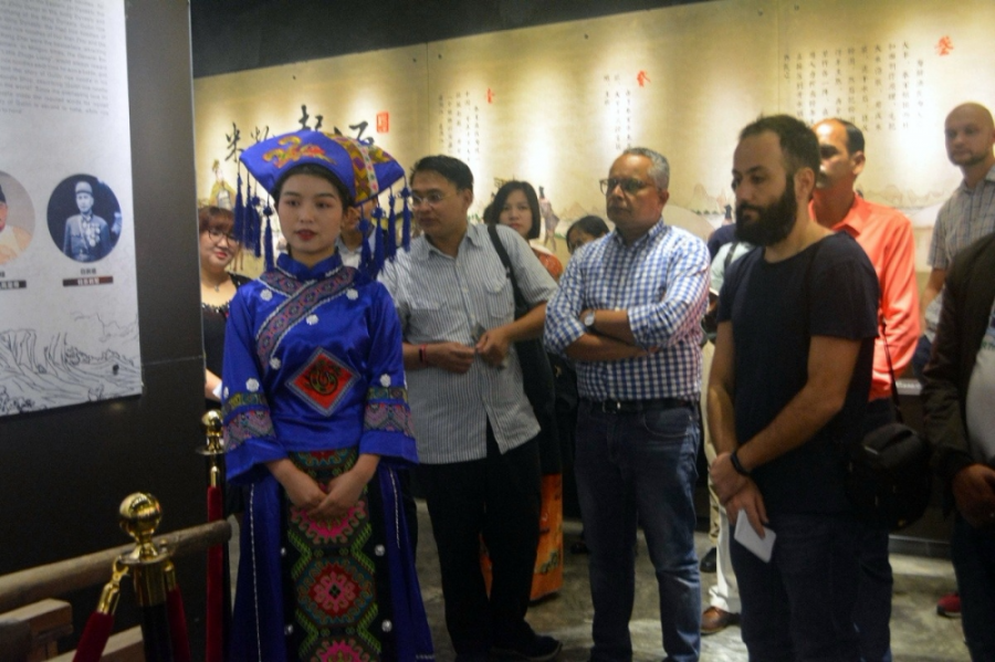 多国专家亲手制作米粉，感受广西饮食文化魅力