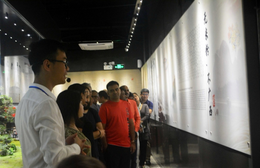 多国专家亲手制作米粉，感受广西饮食文化魅力