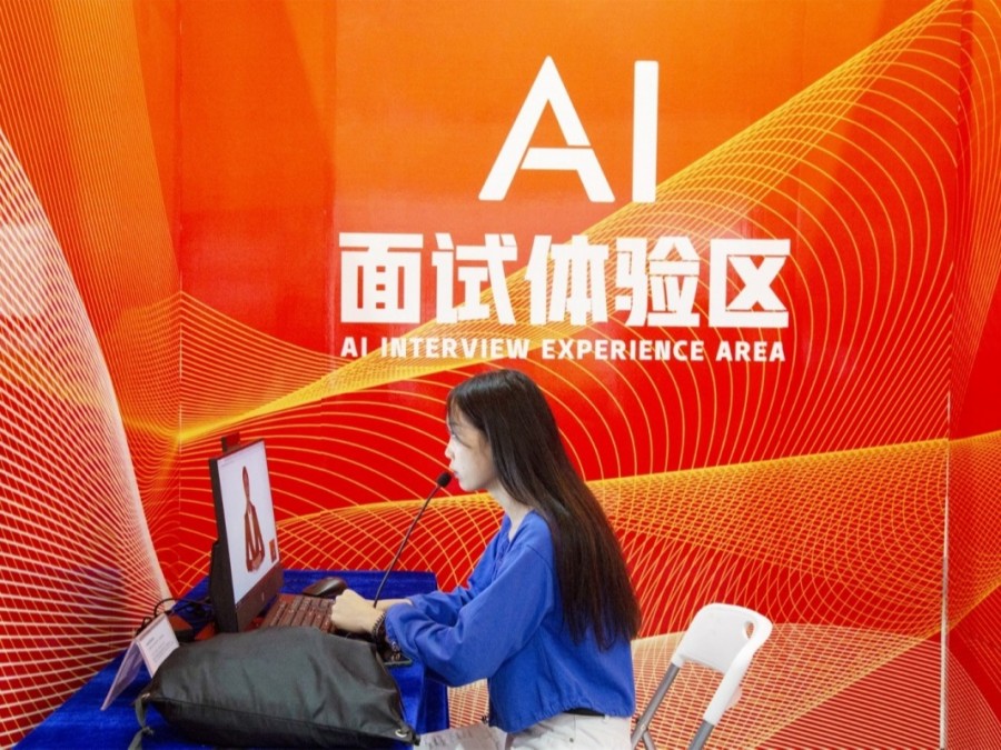 桂林市第十届公益性人才交流大会暨十万大学生留桂就业创业双选会成功举行